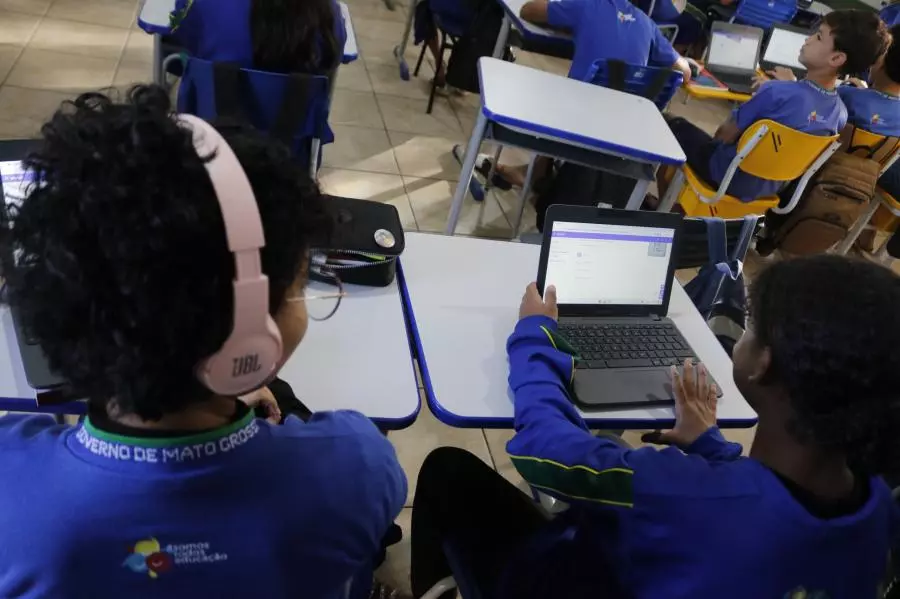 Home / Notícias  NOTÍCIAS  Compartilhe:  COORDENADORIA DE COMUNICAÇÃO Prefeitura e Governo do Estado entregam chromebooks e televisores para escolas municipais de Primavera do Leste